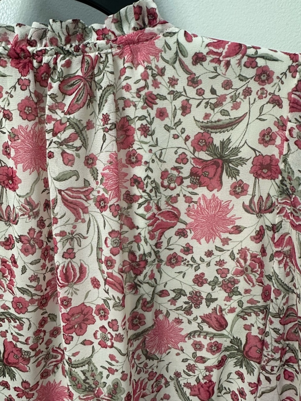CeCe Floral Blouse Size Small Smocked Sleeve V-Neck Lined Boho Romantic Top - Picture 5 of 10